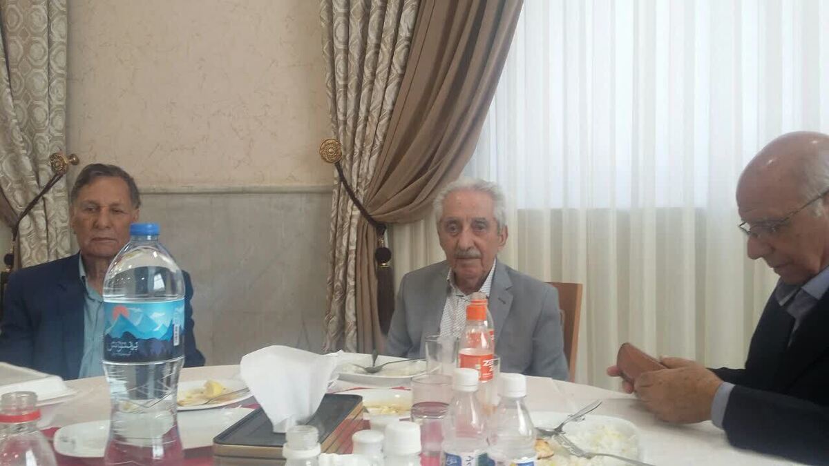 دیدار با ۸۰ پیشکسوت بازنشسته ژاندارمر‌ی سابق درشهرستان مشهد مقدس