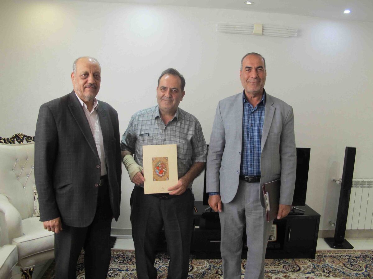 دیدار رئیس کانون بازنشستگان استان مرکزی با ۴ نفر از پیشکسوتان به مناسبت هفته دفاع مقدس