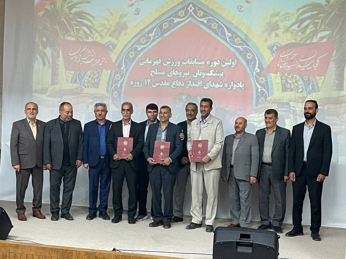 قهرمانی پیشکسوت انتظامی مرتضی سپهریان در مسابقات شنا پیشکسوتان نیروهای مسلح استان