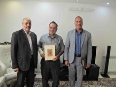 دیدار رئیس کانون بازنشستگان استان مرکزی با ۴ نفر از پیشکسوتان به مناسبت هفته دفاع مقدس