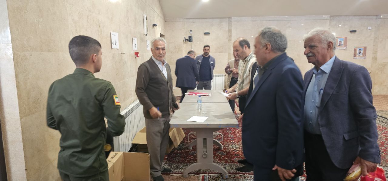 اجرای همایش پیاده روی پیشکسوتان انتظامی شهرستان تبریز بهمراه خانواده اجرای همایش پیاده روی پیشکسوتان انتظامی شهرستان تبریز بهمراه خانواده