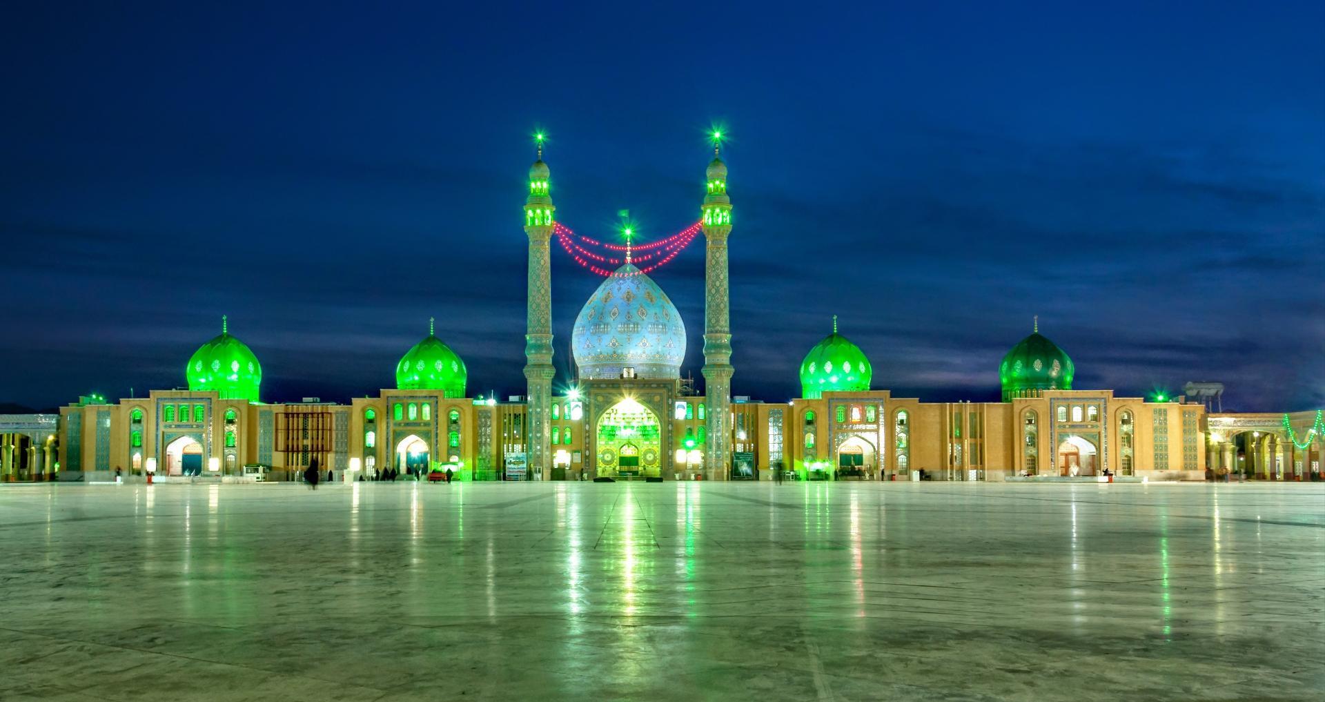 اردوی خانوادگی به قم و جمکران برگزار شد