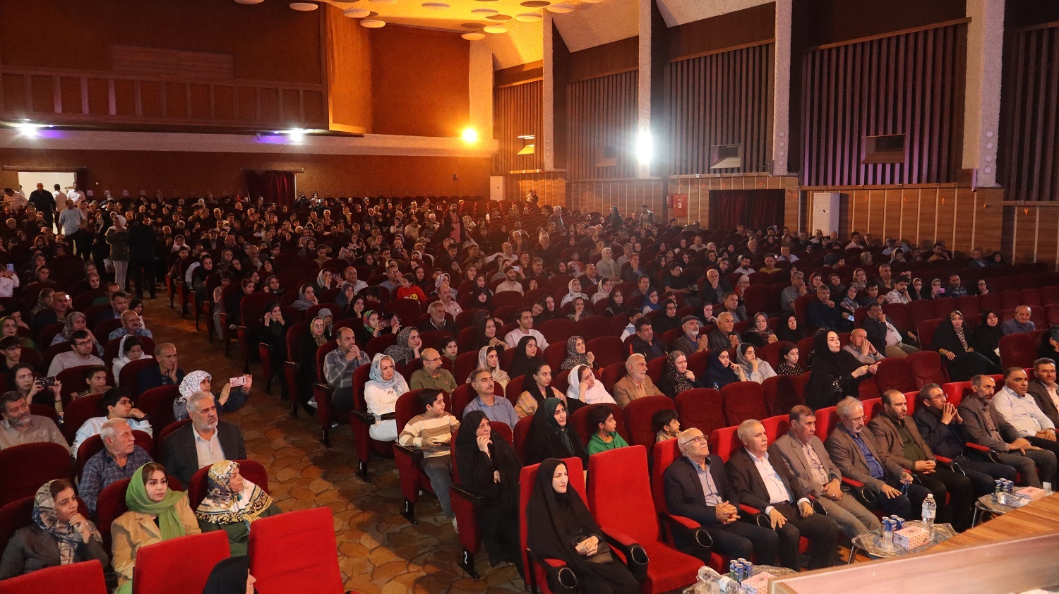 برگزاری ضیافت خانوادگی بازنشستگان نیروهای مسلح شهرستان اصفهان به همراه خانوادههای آنها برگزاری ضیافت خانوادگی بازنشستگان نیروهای مسلح شهرستان اصفهان به همراه خانوادههای آنها