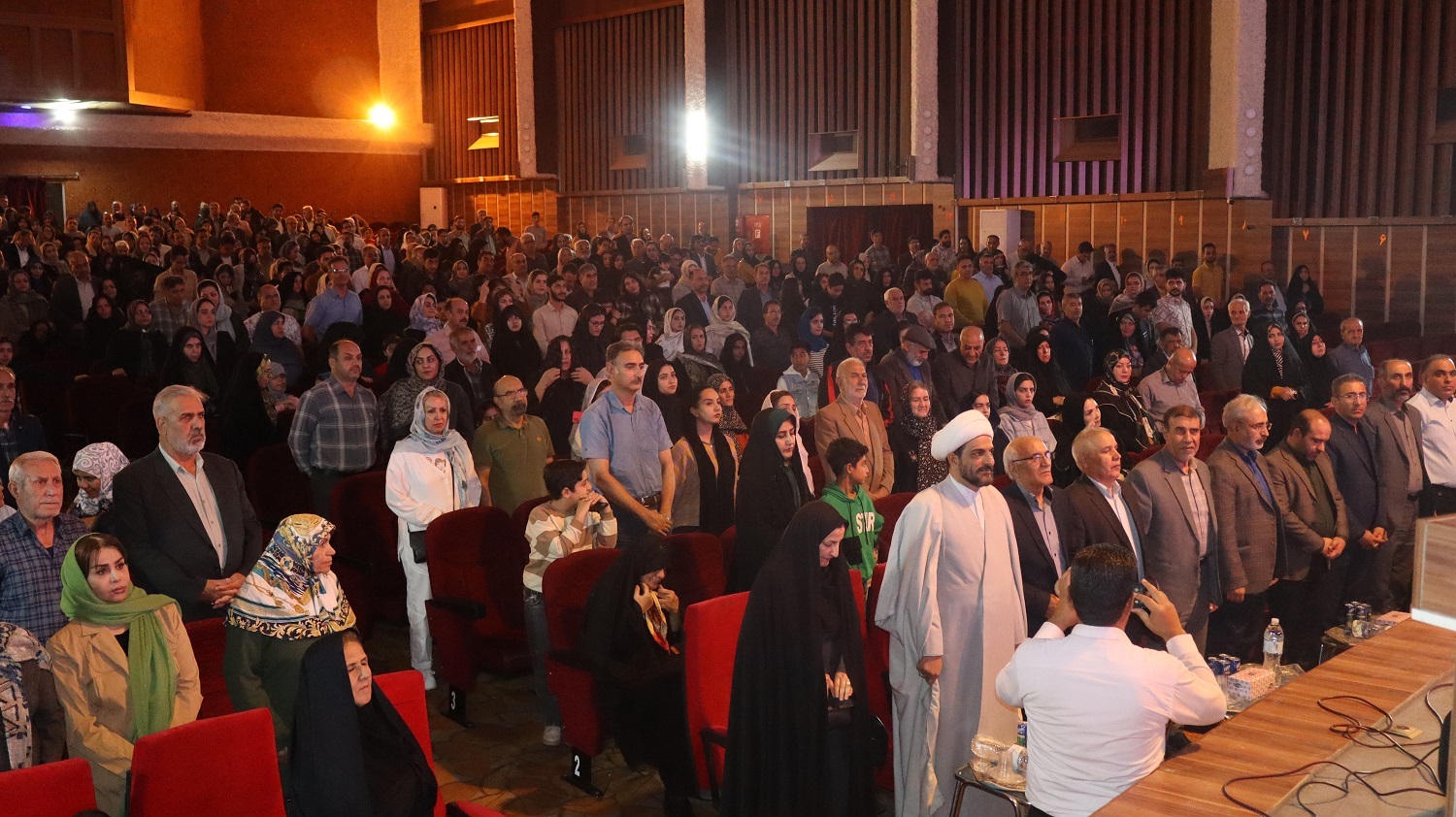 برگزاری ضیافت خانوادگی بازنشستگان نیروهای مسلح شهرستان اصفهان به همراه خانوادههای آنها برگزاری ضیافت خانوادگی بازنشستگان نیروهای مسلح شهرستان اصفهان به همراه خانوادههای آنها