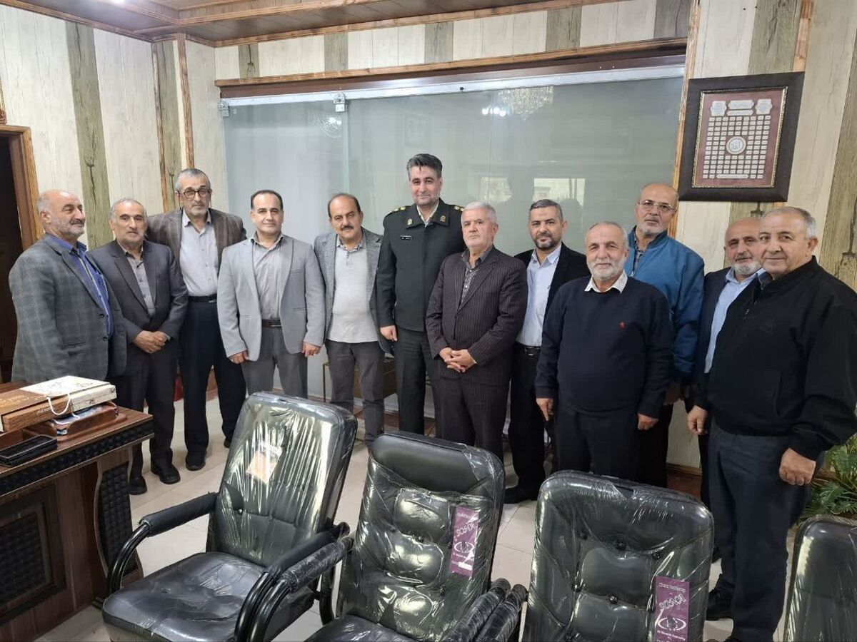 دیدار جمعی از پیشکسوتان انتظامی با فرمانده انتظامی شهرستان محمودآباد