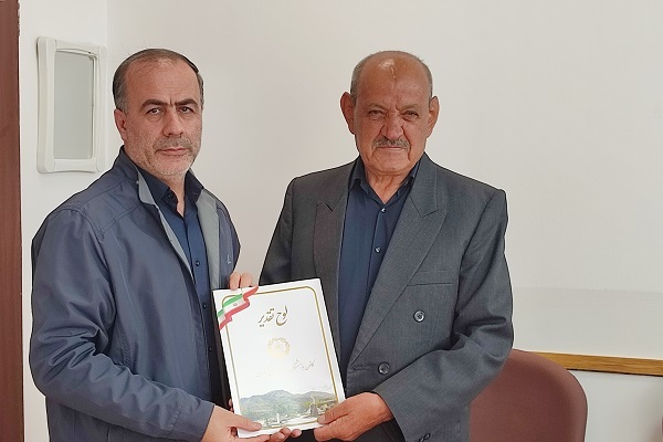 دیدار با پیشکسوت بازنشسته عبداله رحیمی در شهرستان سنندج دیدار با پیشکسوت بازنشسته عبداله رحیمی در شهرستان سنندج