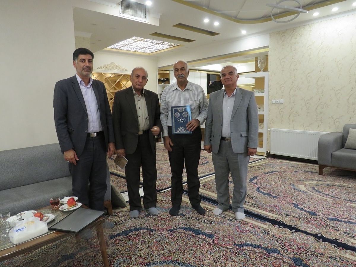 دیدار صمیمی با بازنشسته جناب آقای عباس شجری دیدار صمیمی با بازنشسته جناب آقای عباس شجری