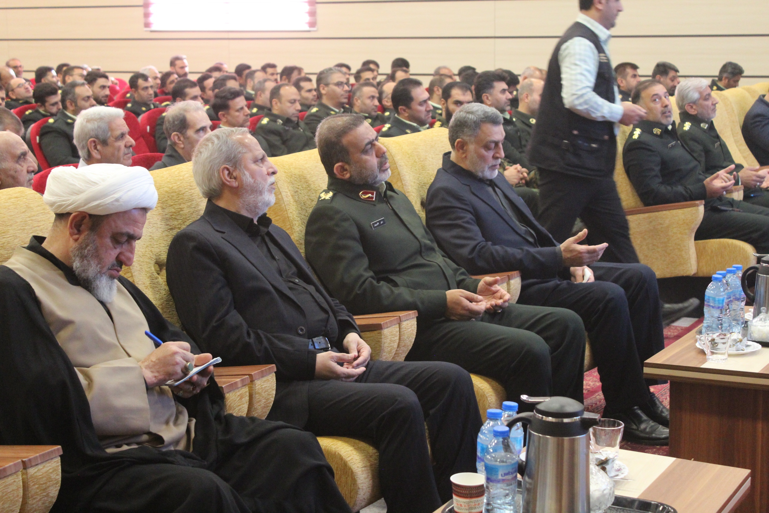 مراسم تکریم و معارفه رییس قدیم و جدید کانون شرق استان تهران برگزار شد