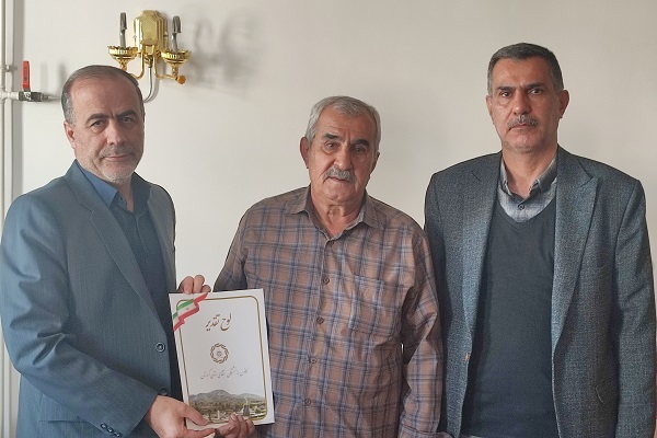 دیدار با 4 پیشکسوت بازنشسته شهرستان سنندج دیدار با 4 پیشکسوت بازنشسته شهرستان سنندج