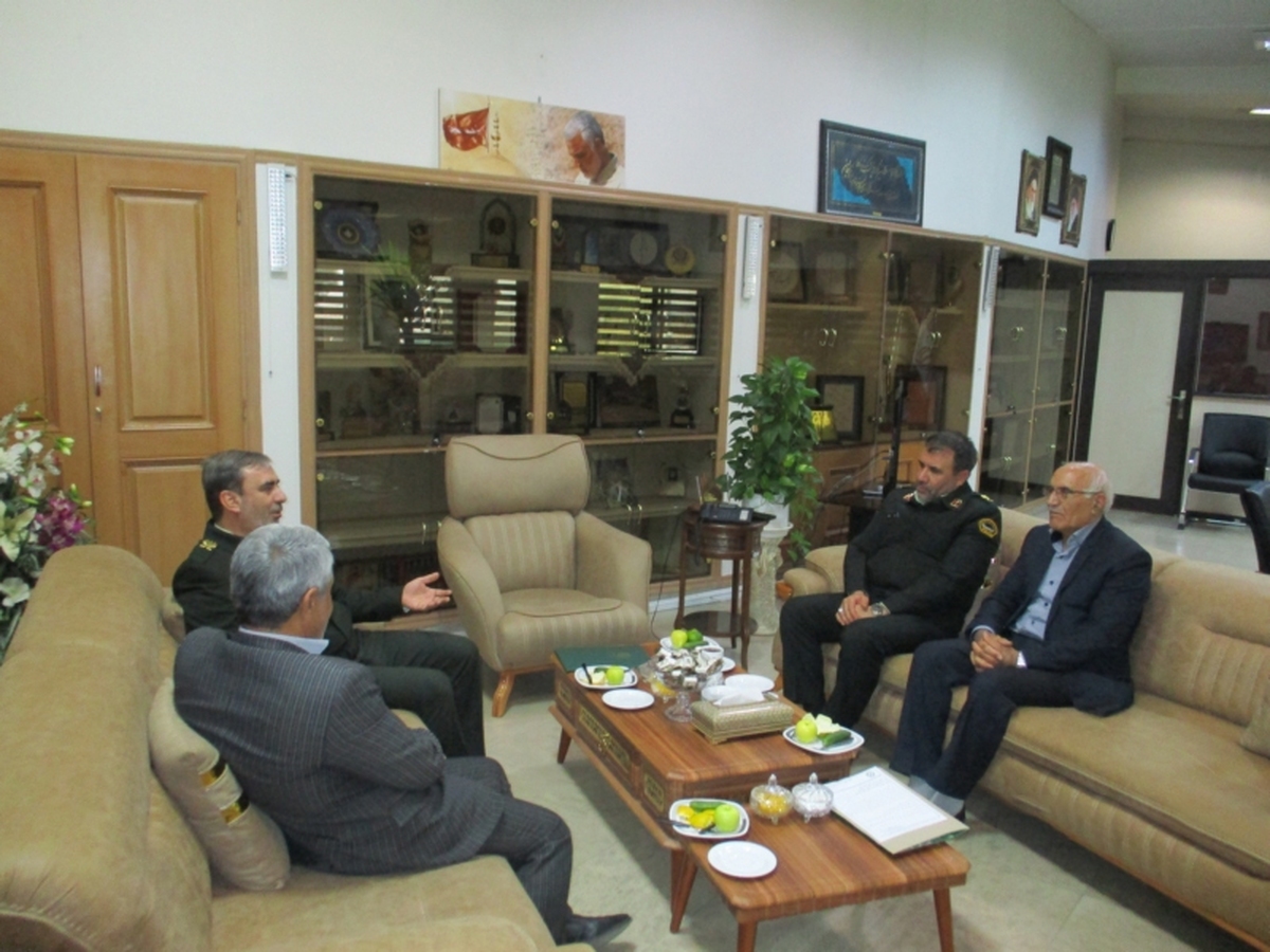 برگزاری جلسه هماندیشی با فرمانده انتظامی استان اصفهان در راستای ارتقاء خدمات به بازنشستگان برگزاری جلسه هماندیشی با فرمانده انتظامی استان اصفهان در راستای ارتقاء خدمات به بازنشستگان
