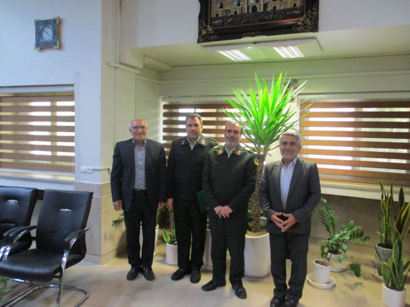 برگزاری جلسه هماندیشی با فرمانده انتظامی استان اصفهان در راستای ارتقاء خدمات به بازنشستگان برگزاری جلسه هماندیشی با فرمانده انتظامی استان اصفهان در راستای ارتقاء خدمات به بازنشستگان