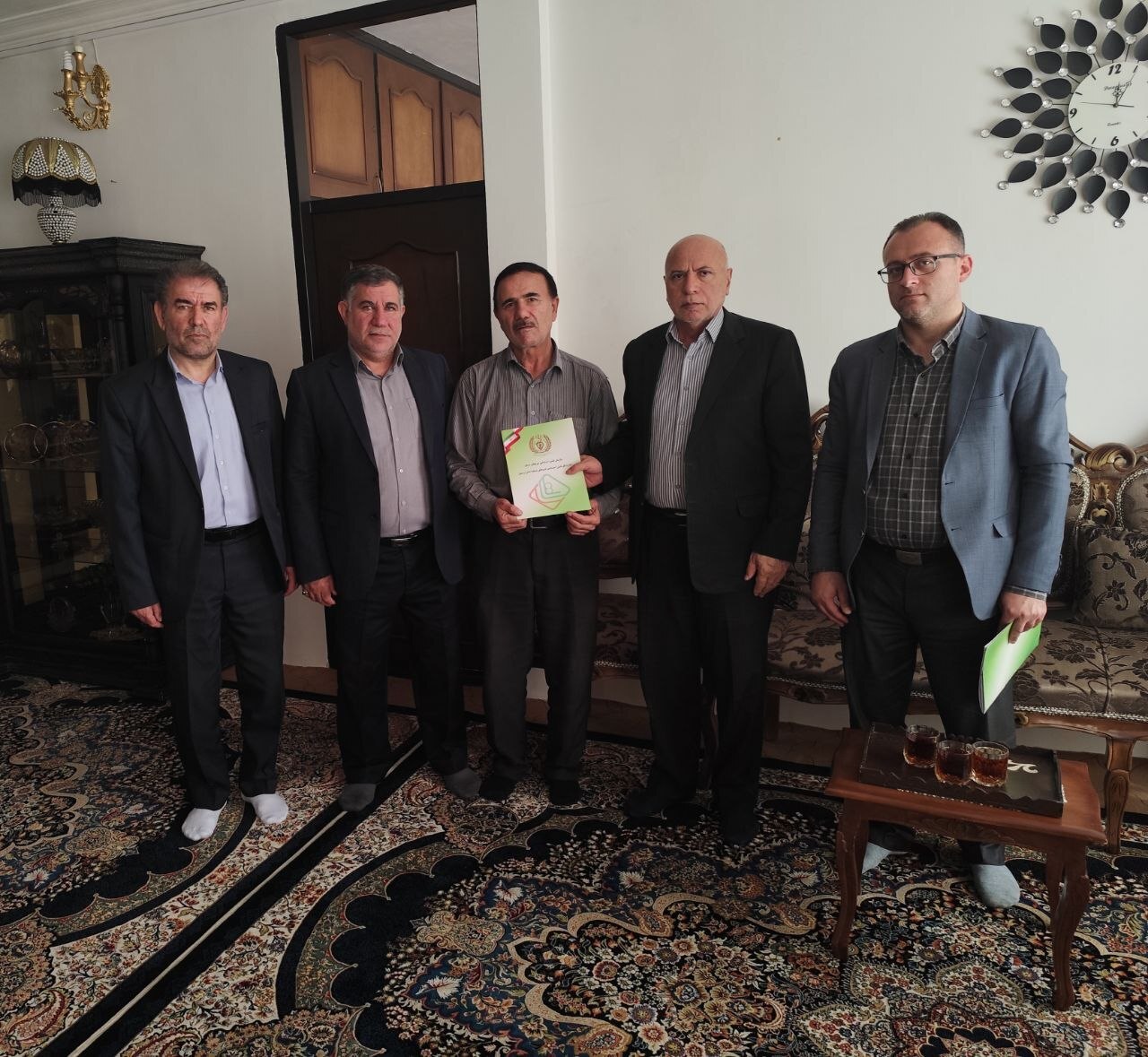 دیدار با 7 تن از بازنشستگان و مستمری بگیران استان اردبیل