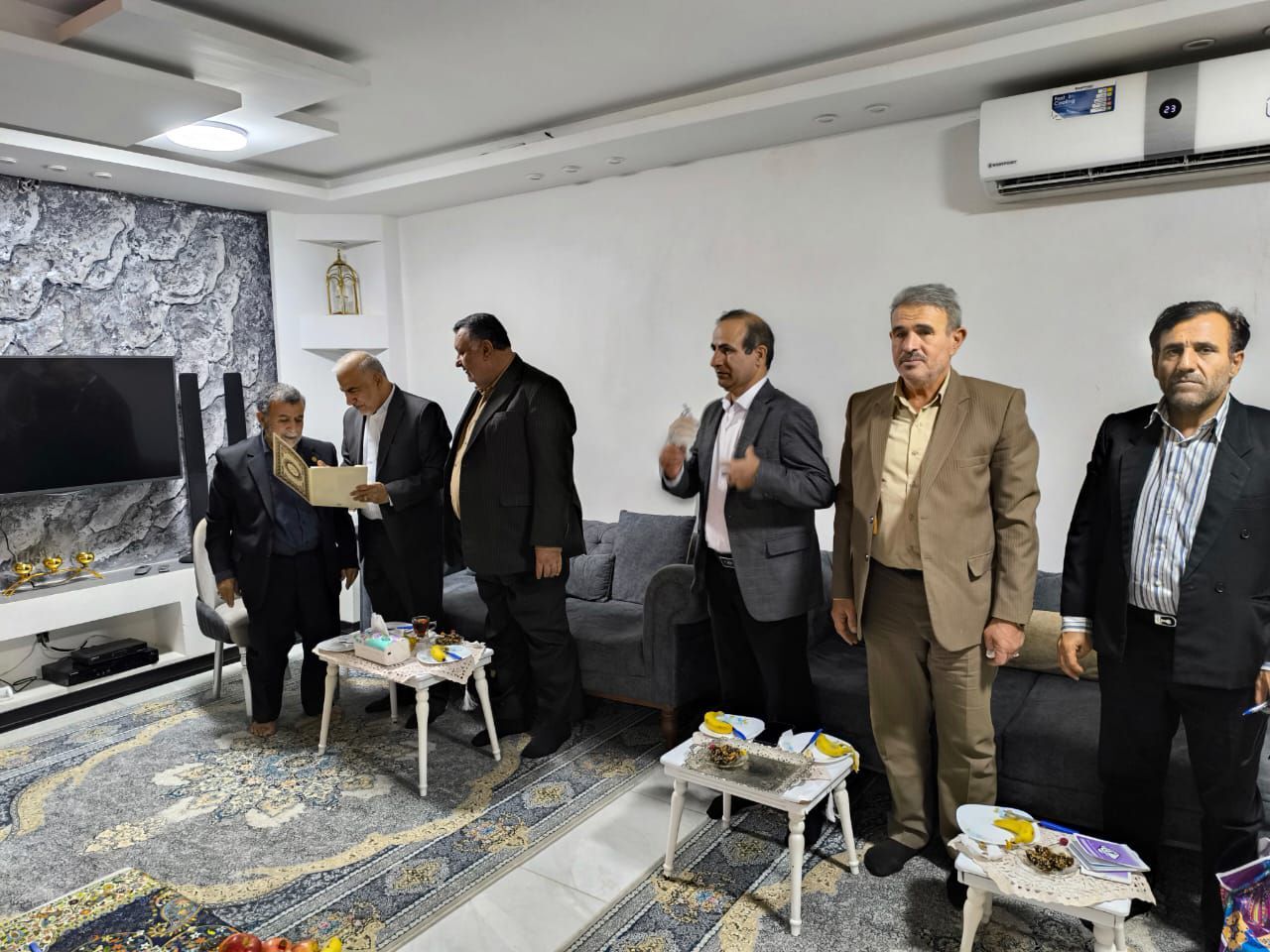 نشست رئیس کانون بازنشستگان و نماینده مجمع با فرمانده انتظامی شهرستان ماهشهر