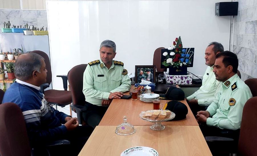 حضور فرمانده انتظامی شهرستان طبس در محل دفتر نمایندگی این شهرستان