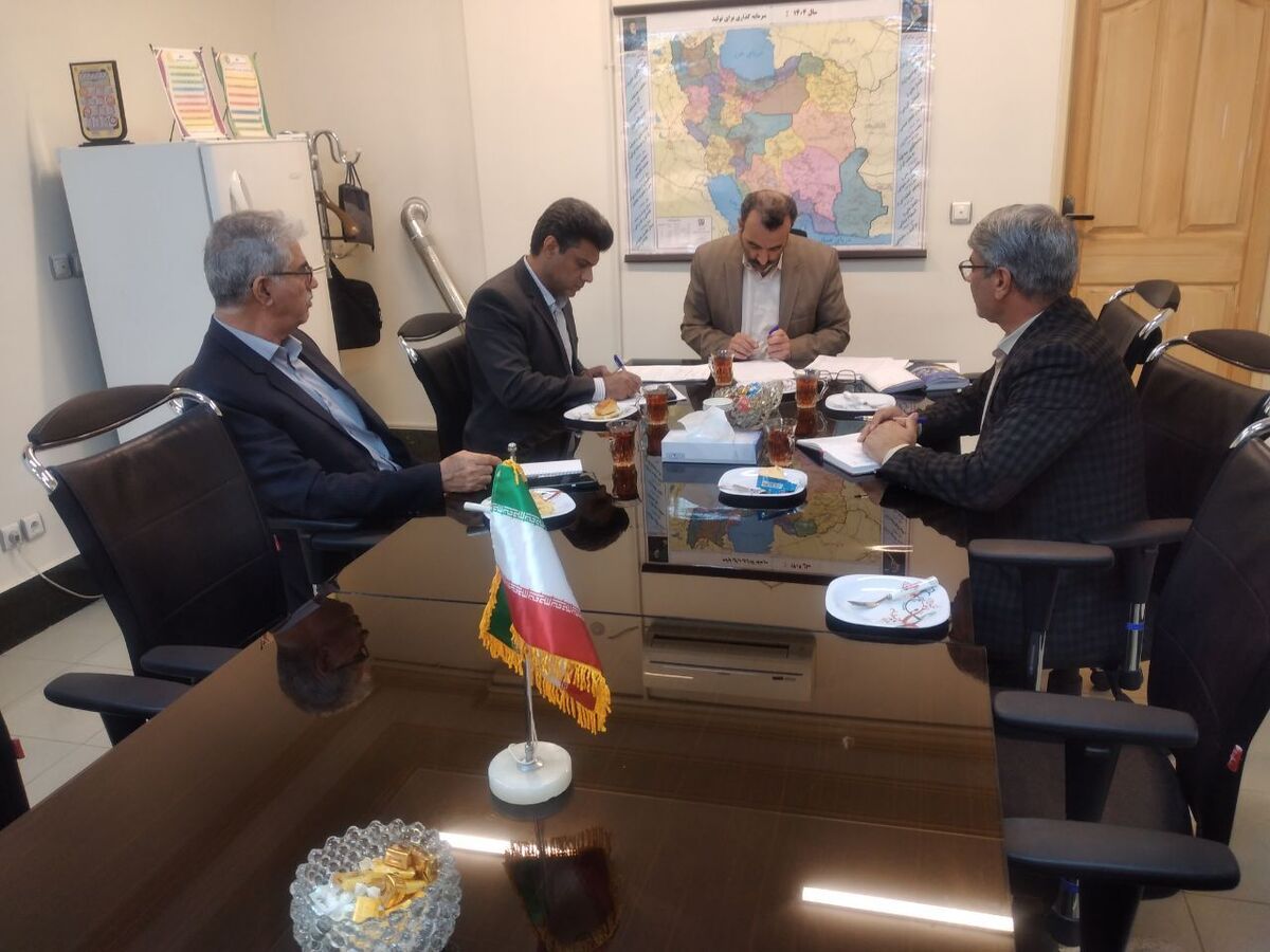 کمیسیون رسیدگی به وضعیت ۱۰ نفر از معسرین بازنشسته و مستمری بگیر استان لرستان