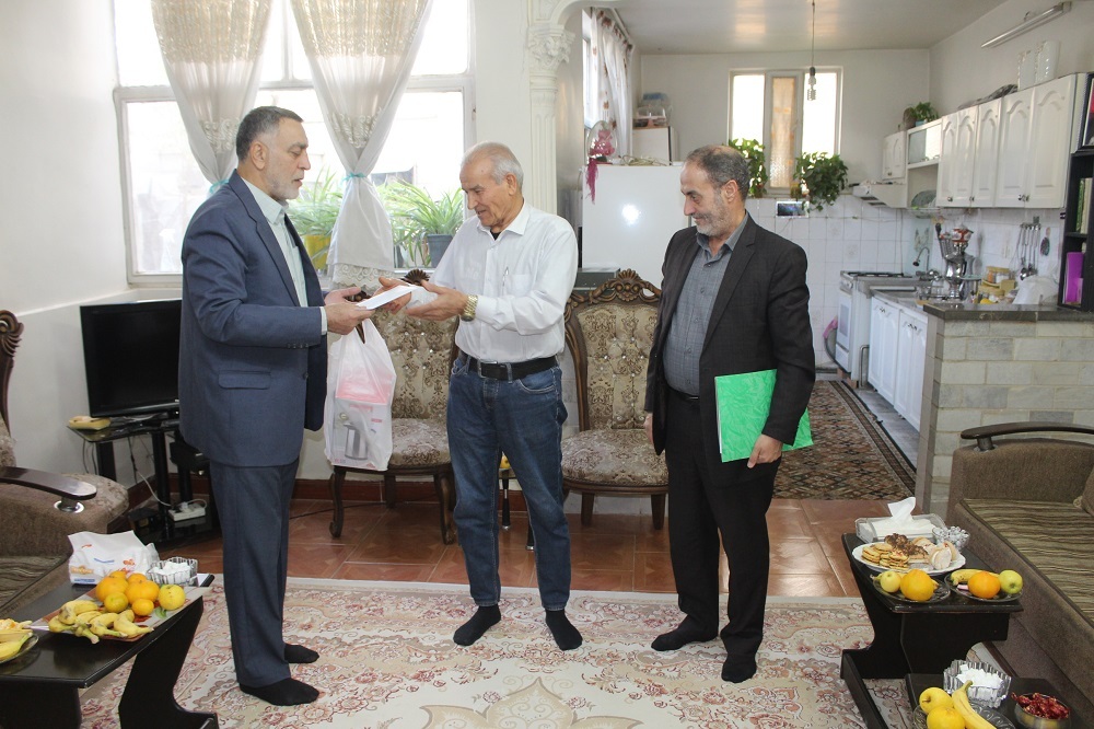 دیدار با 2 بازنشسته در شهرستان ورامین دیدار با 2 بازنشسته در شهرستان ورامین