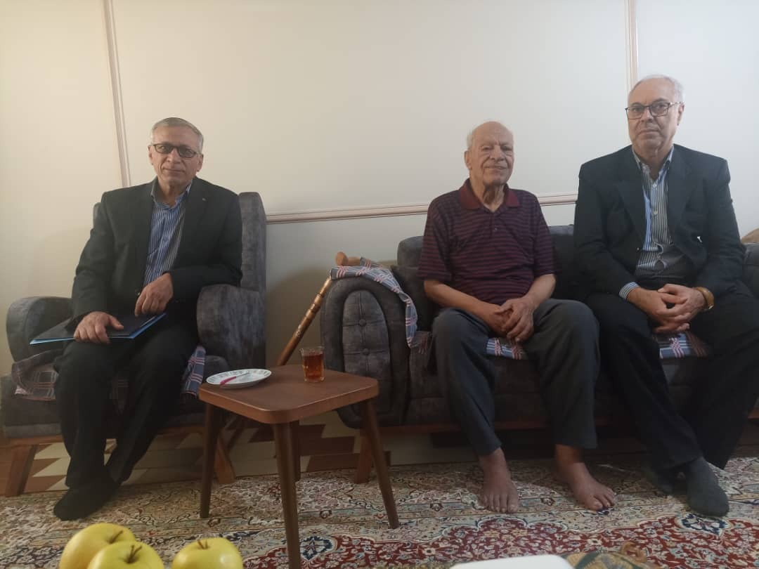 دیدار با بازنشسته آقای محمد برخورداری دیدار با بازنشسته آقای محمد برخورداری