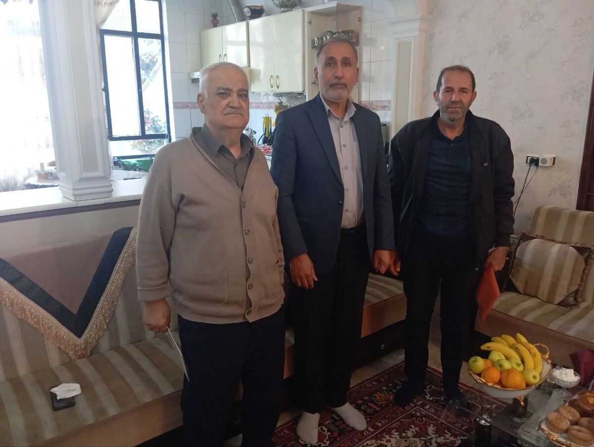 دیداررئیس کانون بازنشستگان شهرستان خوی با ۲ تن از پیشکسوتان