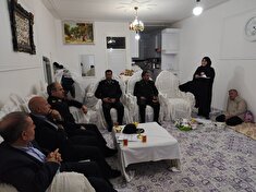 دیدار سردار بزرا با بازنشسته بیمار شاپور قادری