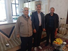 دیداررئیس کانون بازنشستگان شهرستان خوی با ۲ تن از پیشکسوتان