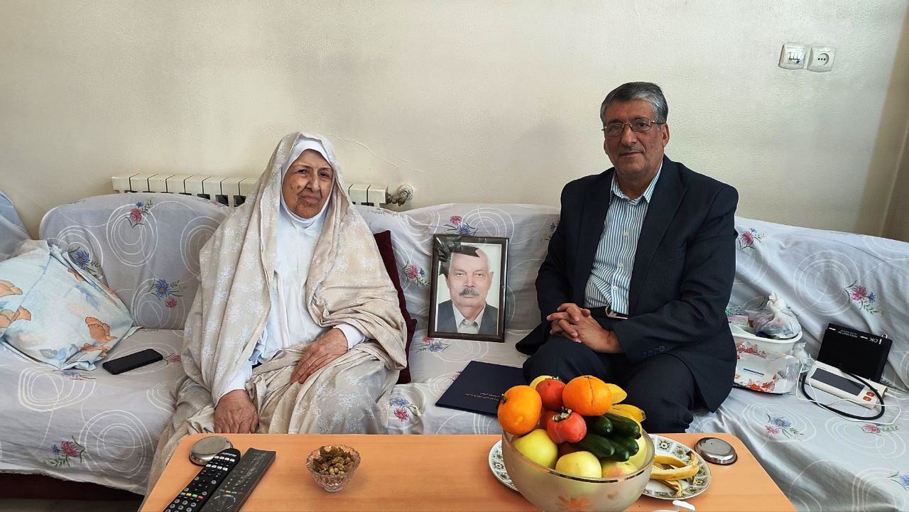 دیدار با ۵ نفر از مستمری بگیران کانون بازنشستگان شهرستان شاهین شهر و میمه