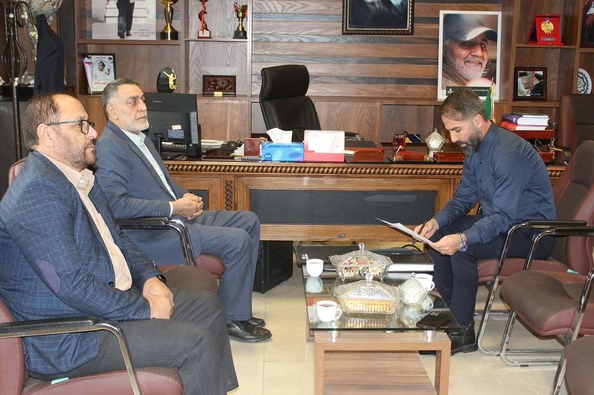 جلسه هم اندیشی با رئیس شورای شهر شهرستان پاکدشت