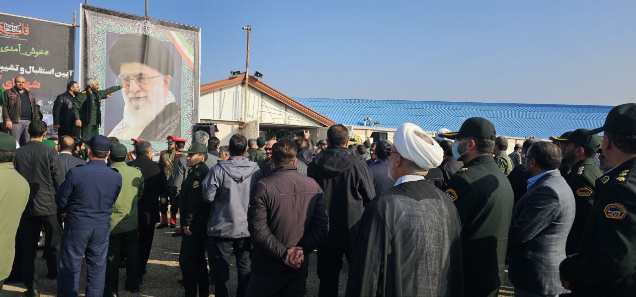 حضور رئیس کانون بازنشستگان انتظامی استان آذربایجان شرقی و جمعی از بازنشستگان در مراسم استقبال و تشییع پیکر‌های مطهر شهدای گمنام در تبریز