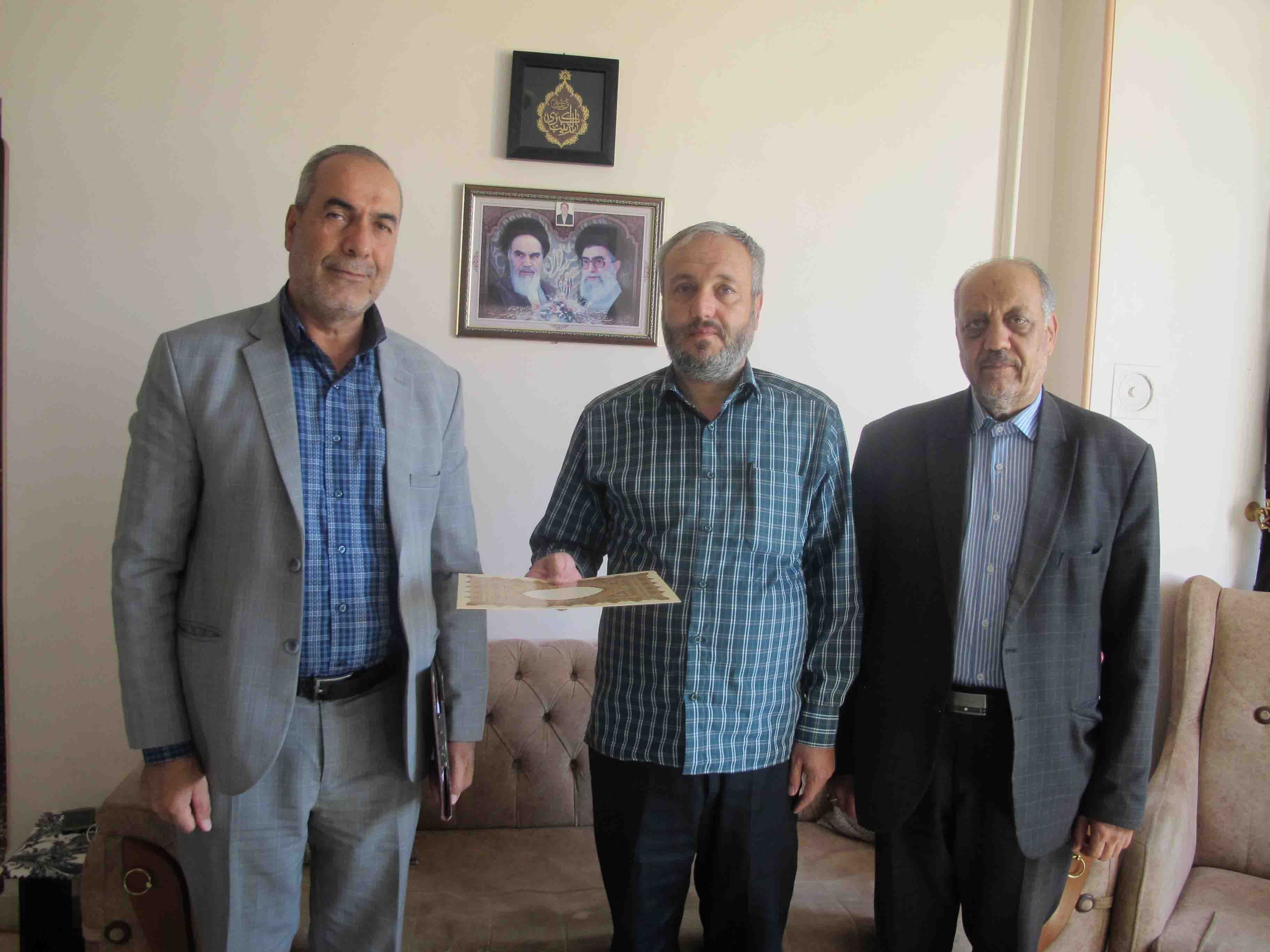 دیدار رئیس کانون بازنشستگان استان مرکزی با 6 نفر از پیشکسوتان دیدار رئیس کانون بازنشستگان استان مرکزی با 6 نفر از پیشکسوتان