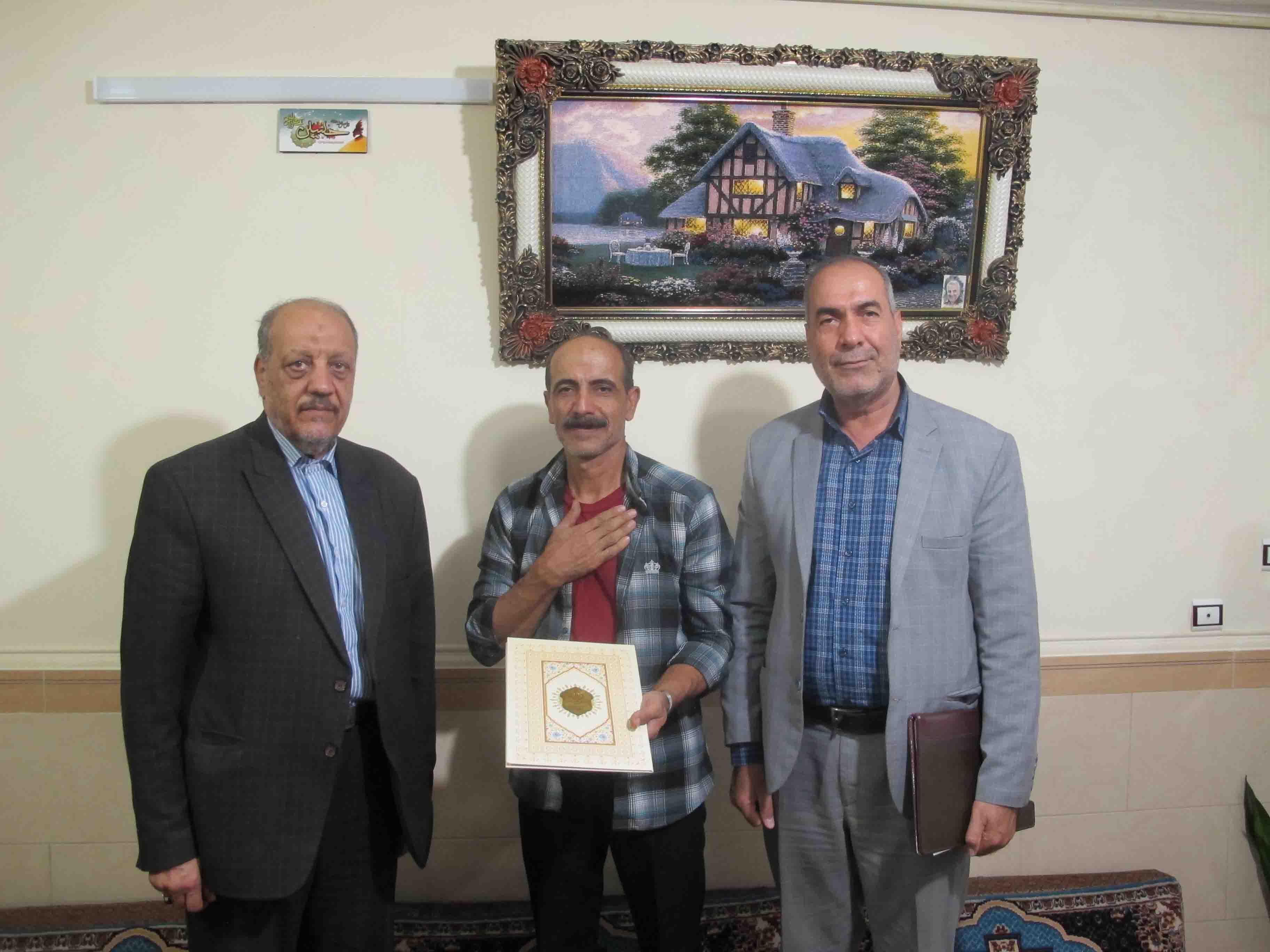 دیدار رئیس کانون بازنشستگان استان مرکزی با 6 نفر از پیشکسوتان دیدار رئیس کانون بازنشستگان استان مرکزی با 6 نفر از پیشکسوتان