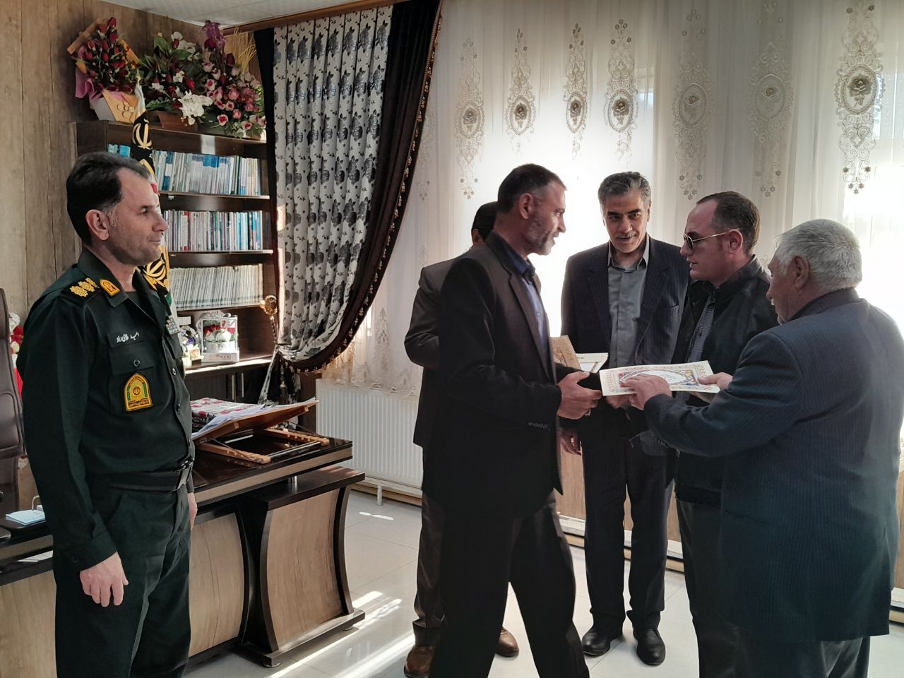 دیدار با ۱۰پیشکسوت بازنشسته ومستمری بگیر شهرستان سنقر دیدار با ۱۰پیشکسوت بازنشسته ومستمری بگیر شهرستان سنقر