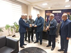 نشست صمیمی عضو هیئت مدیره مجمع کانون بازنشستگان انتظامی فراجا بافرماندار ویژه شهرستان آمل