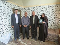 دیدار با مستمری بگیر سرکار خانم بی بی زهرا کارگر عزآبادی