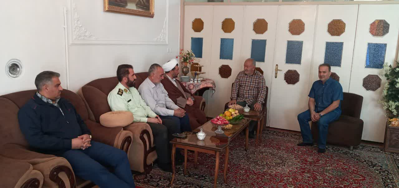 دیدار با پیشکسوت فراجا در شهرستان دامغان دیدار با پیشکسوت فراجا در شهرستان دامغان