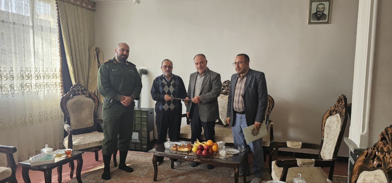 دیدار با 46 نفر از بازنشستگان انتظامی شهرستان تبریز دیدار با 46 نفر از بازنشستگان انتظامی شهرستان تبریز