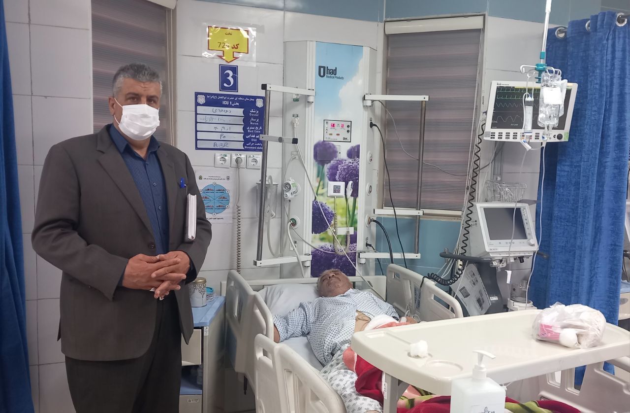 عیادت از 5 نفراز بازنشستگان در بیمارستان حضرت ابوالفضل (ع) فراجا کرمانشاه. عیادت از 5 نفراز بازنشستگان در بیمارستان حضرت ابوالفضل (ع) فراجا کرمانشاه.