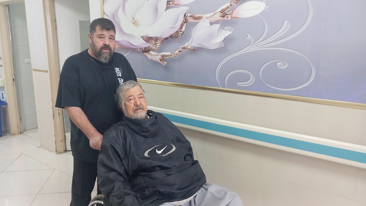 عیادت از 5 نفراز بازنشستگان در بیمارستان حضرت ابوالفضل (ع) فراجا کرمانشاه. عیادت از 5 نفراز بازنشستگان در بیمارستان حضرت ابوالفضل (ع) فراجا کرمانشاه.