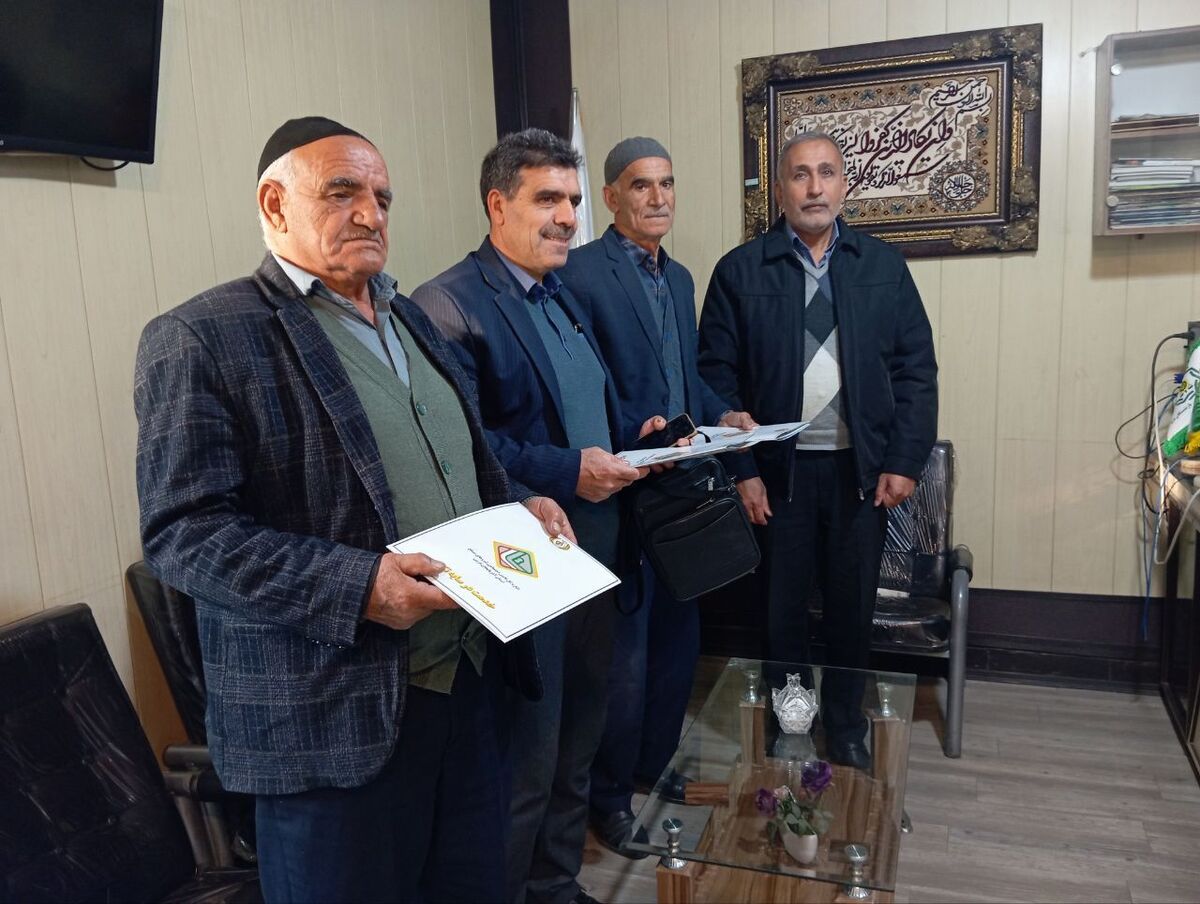 دیداررئیس کانون بازنشستگان شهرستان خوی با ۶ تن از پیشکسوتان