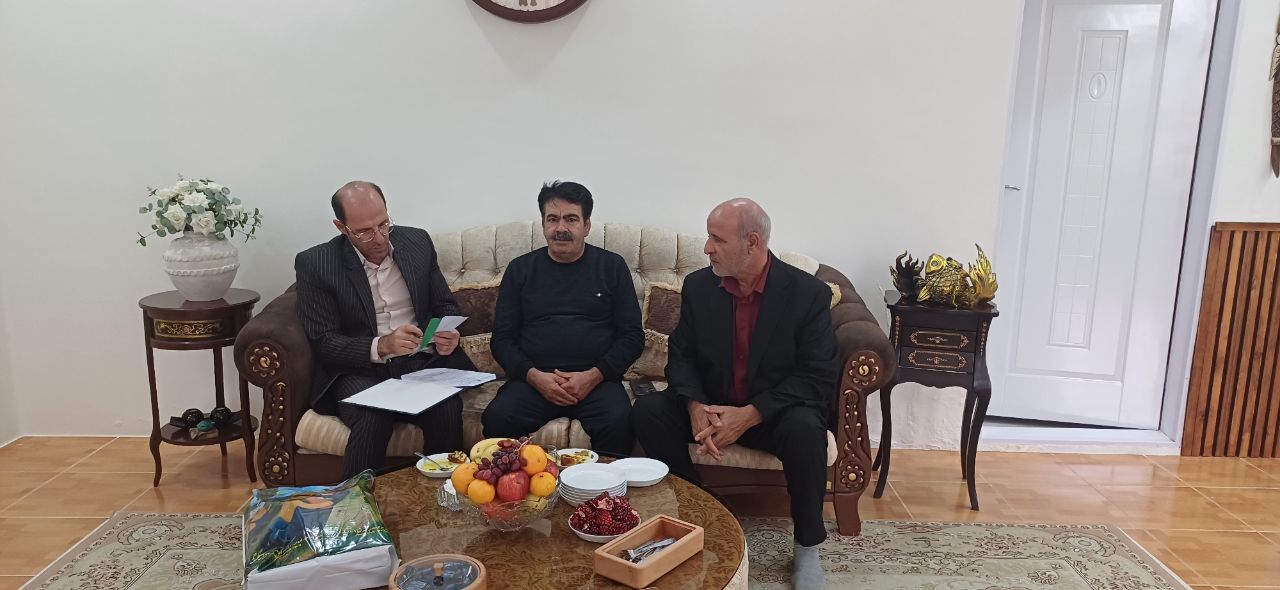 دیدار با ۶ نفر از بازنشستگان انتظامی شهرستان جلفا دیدار با ۶ نفر از بازنشستگان انتظامی شهرستان جلفا