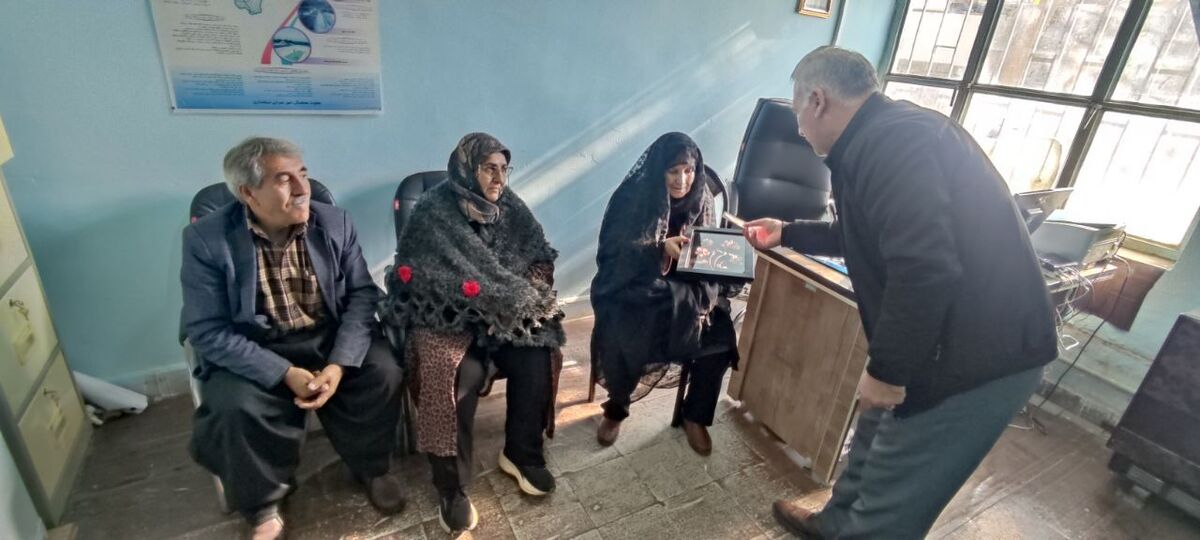 دیداررئیس کانون شهرستان شاهیندژ با مستمری بگیر خانم ماه جبین قرنی