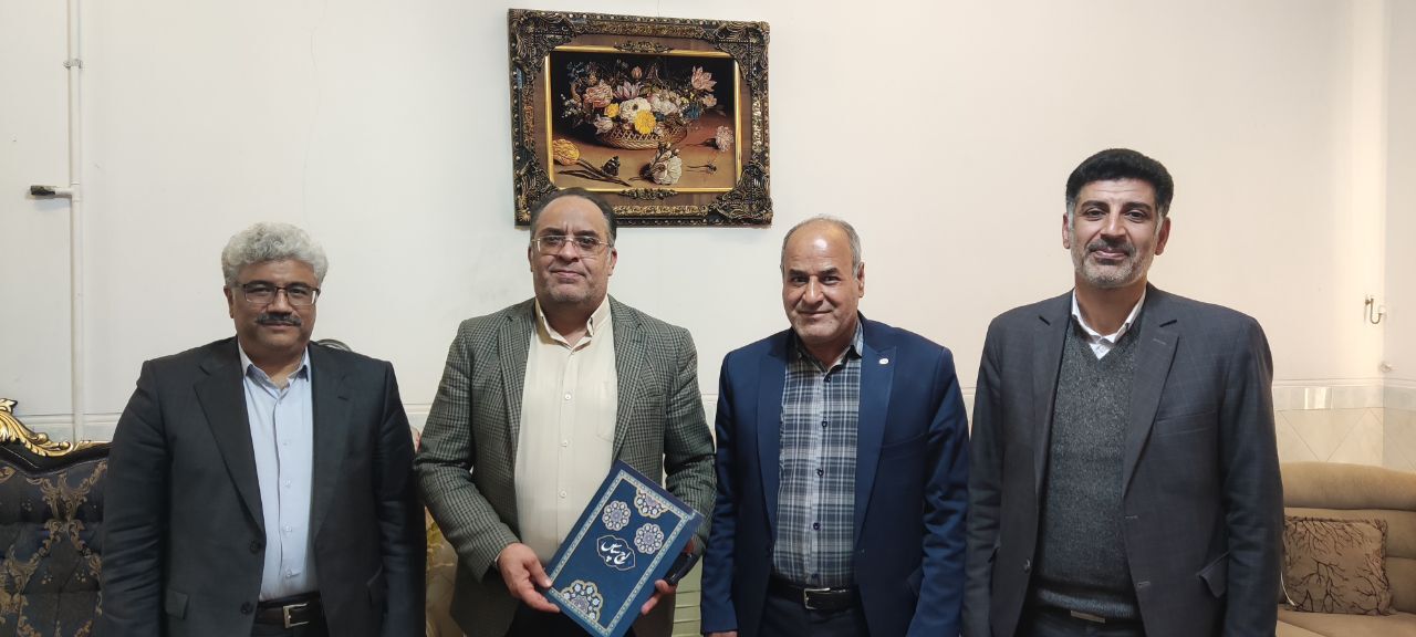 دیدار صمیمی با جمعی از بازنشستگان شهرستان ابرکوه دیدار صمیمی با جمعی از بازنشستگان شهرستان ابرکوه