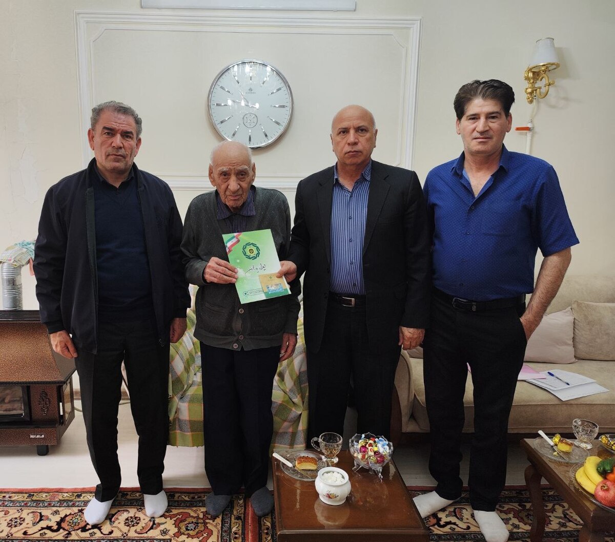 دیدار با ۵ تن از بازنشستگان و مستمری بگیران استان اردبیل