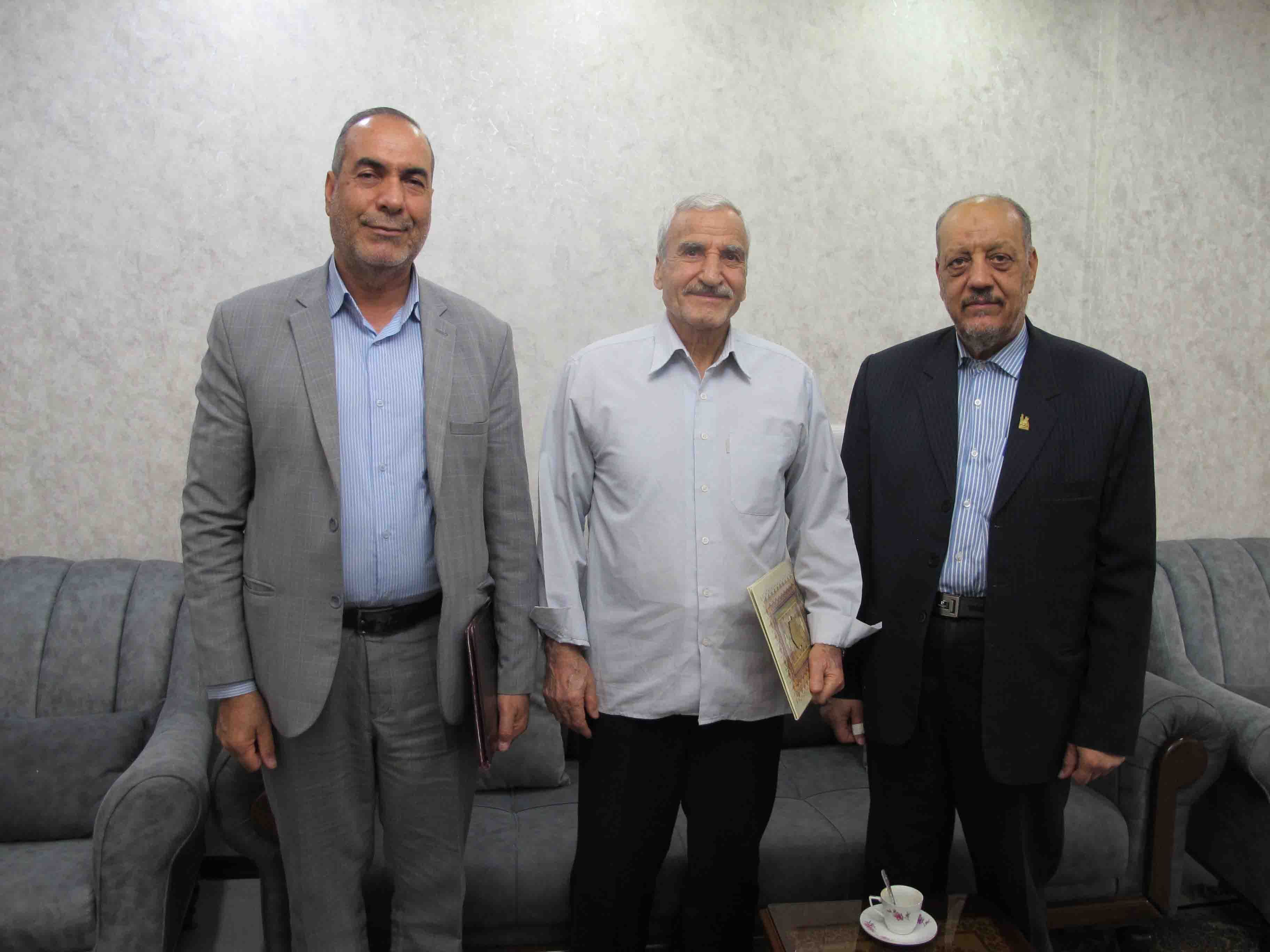 دیدار رئیس کانون بازنشستگان استان مرکزی با 5 نفر از پیشکسوتان دیدار رئیس کانون بازنشستگان استان مرکزی با 5 نفر از پیشکسوتان