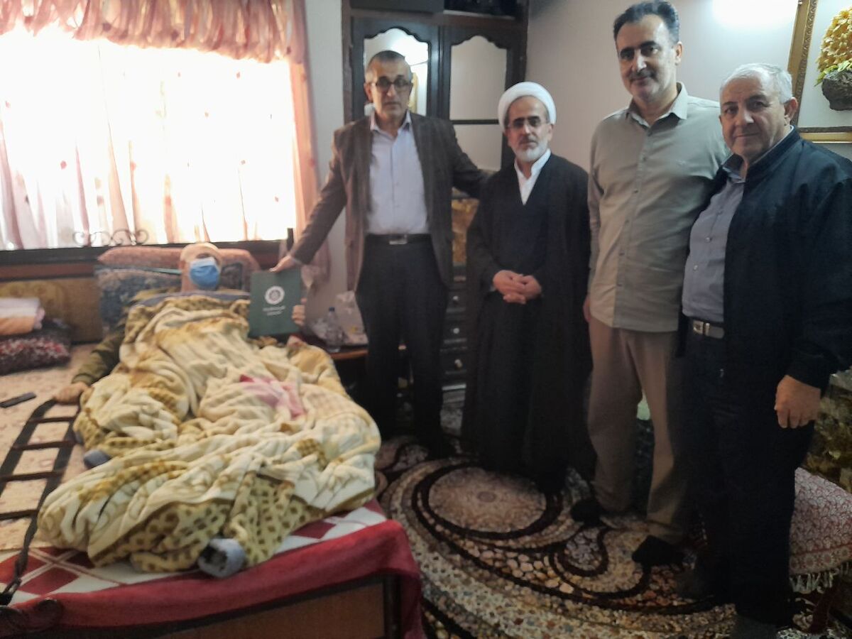 عیادت از پیشکسوت انتظامی در شهرستان محمودآباد