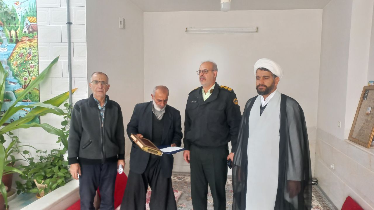 دیدار جانشین فرمانده انتظامی شهرستان فلاورجان با ۲ نفر از اعضاء وابسته