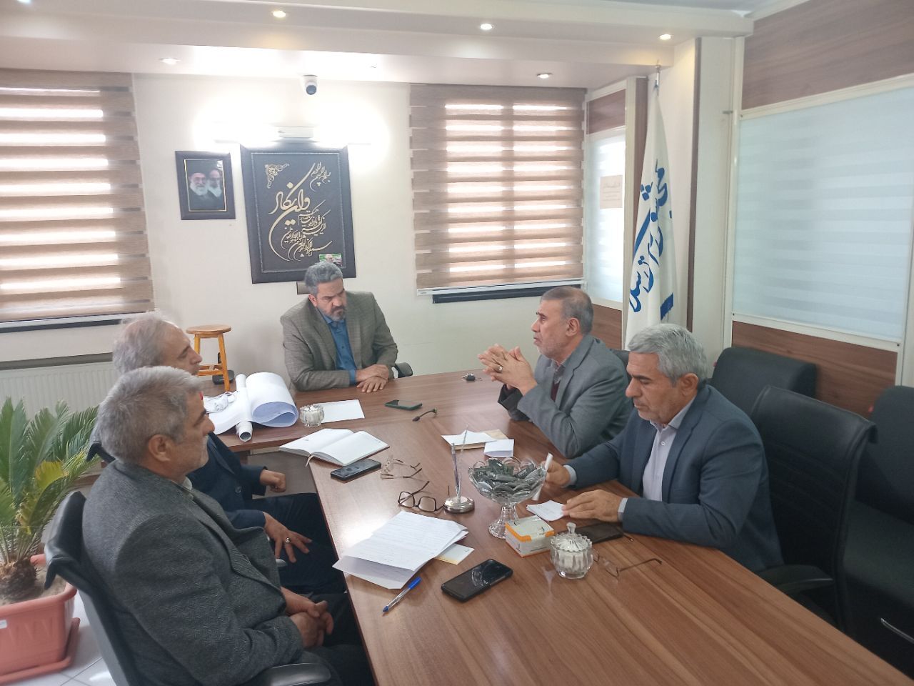 دیدار نمایندگان کانونهای بازنشستگان نیروهای مسلح با نماینده مردم شهرستان اصفهان در مجلس شورای اسلامی دیدار نمایندگان کانونهای بازنشستگان نیروهای مسلح با نماینده مردم شهرستان اصفهان در مجلس شورای اسلامی