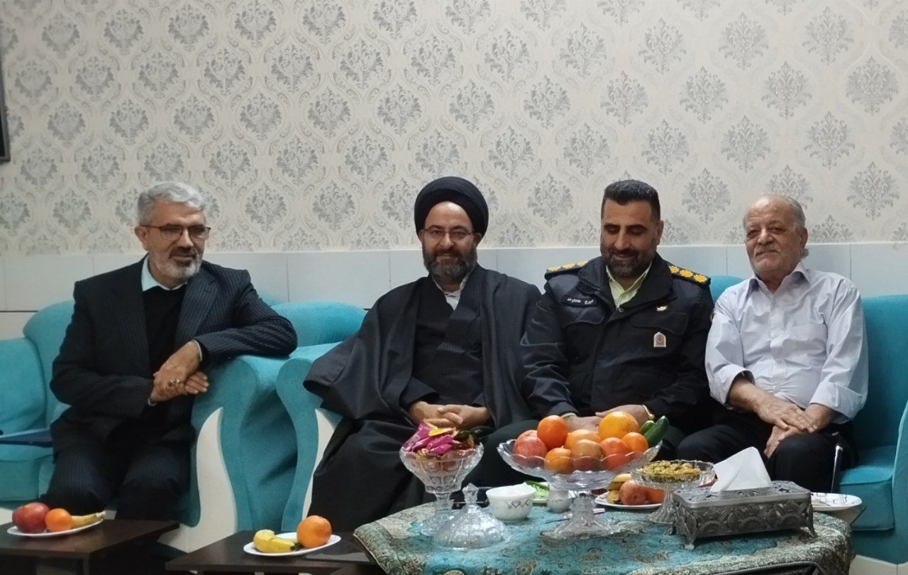 دیدار فرمانده انتظامی کاشان از خانواده معظم شهدا و پیشکسوتان دفاع مقدس
