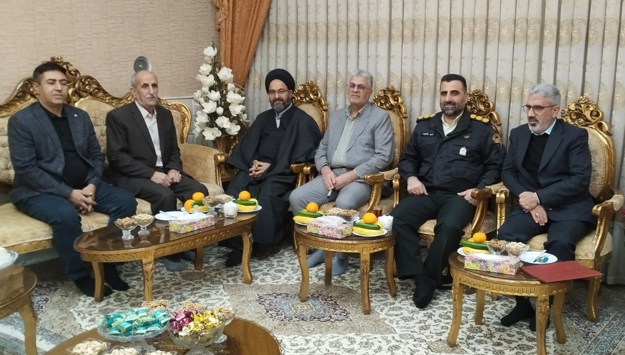 دیدار فرمانده انتظامی کاشان از خانواده معظم شهدا و پیشکسوتان دفاع مقدس