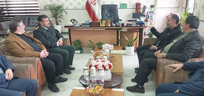 برگزاری میز خدمت رئیس سازمان بازنشستگی نیروهای مسلح در شهرستان لنگرود