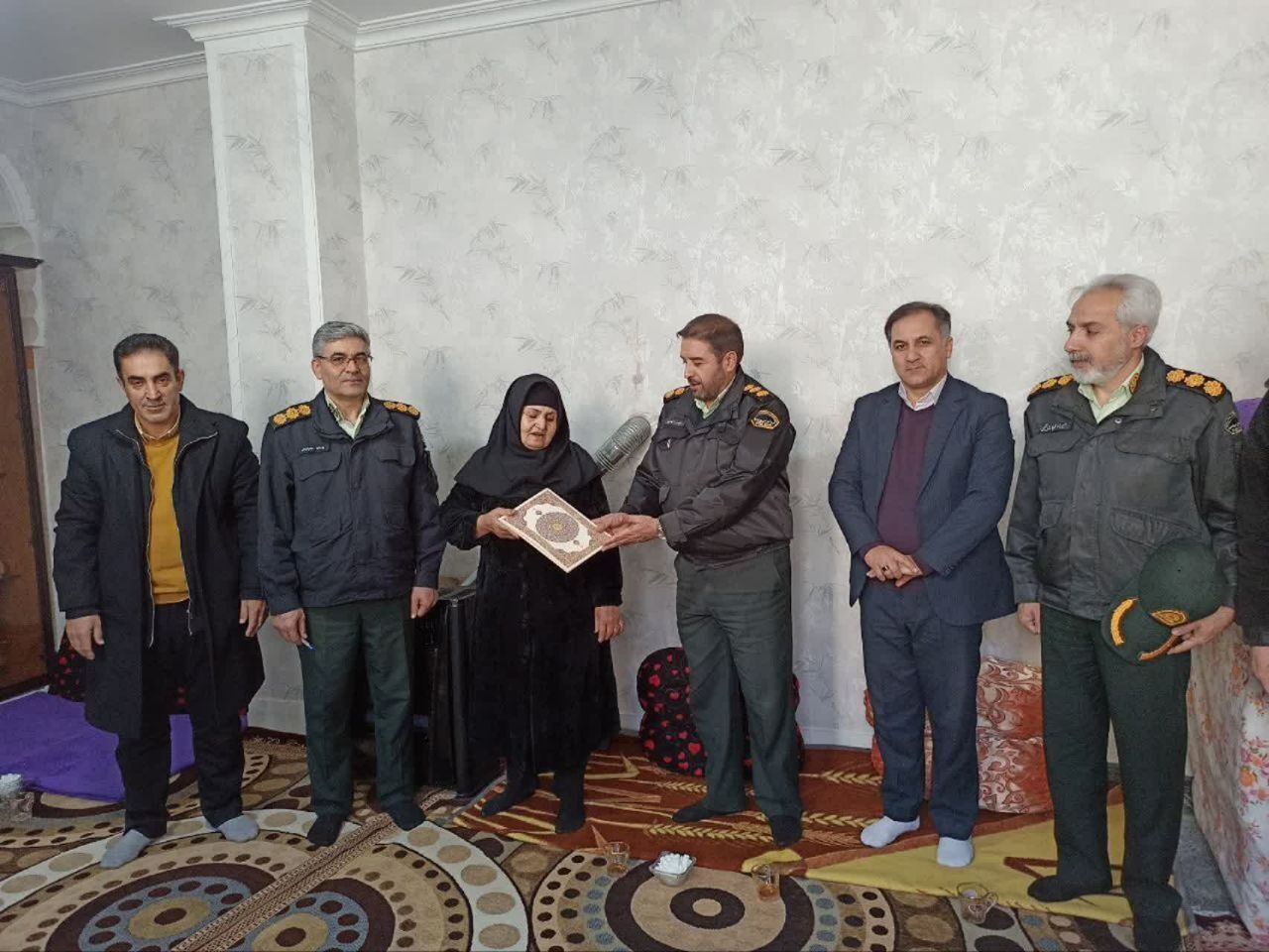 ديدار فرمانده انتظامي شهرستان مراغه از خانواده شهيد گلشاد غلامی