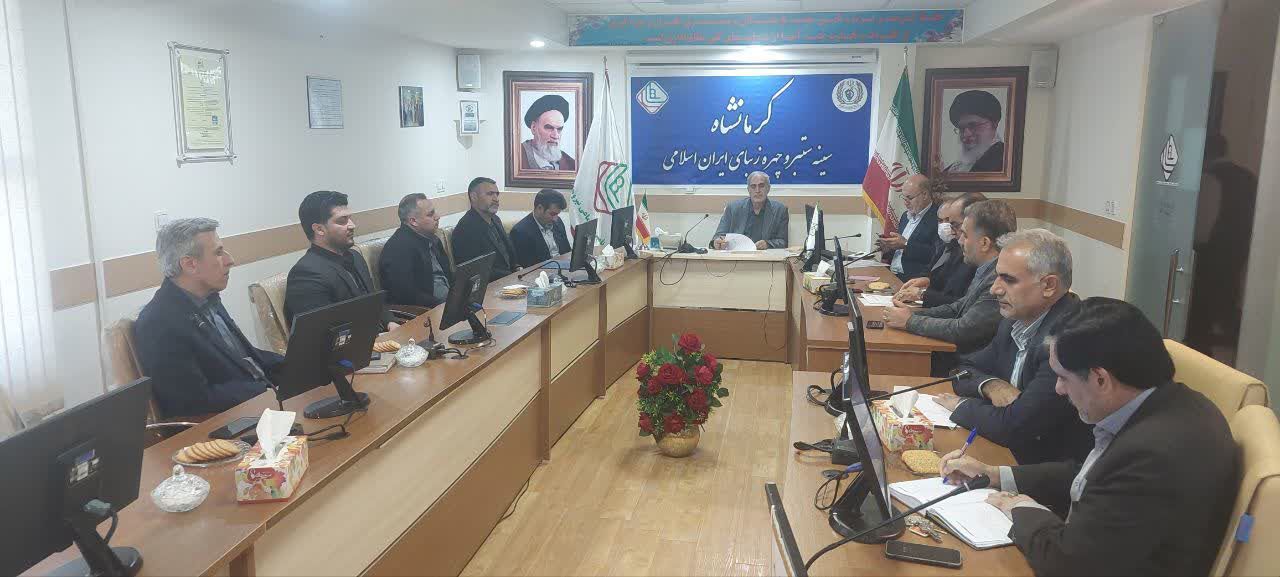 دیداررؤسای کانونهای بازنشستگان نیروهای مسلح استان کرمانشاه با نماینده مردم کرمانشاه در مجلس شورای اسلامی دیداررؤسای کانونهای بازنشستگان نیروهای مسلح استان کرمانشاه با نماینده مردم کرمانشاه در مجلس شورای اسلامی